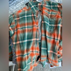 Columbia Men's Casual Plaid Shirt in Green and Orange